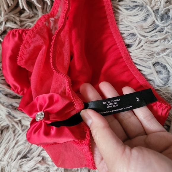 🍒NWT🍒 VS LINED PLUNGE BUSTIER 32D - Picture 9 of 9